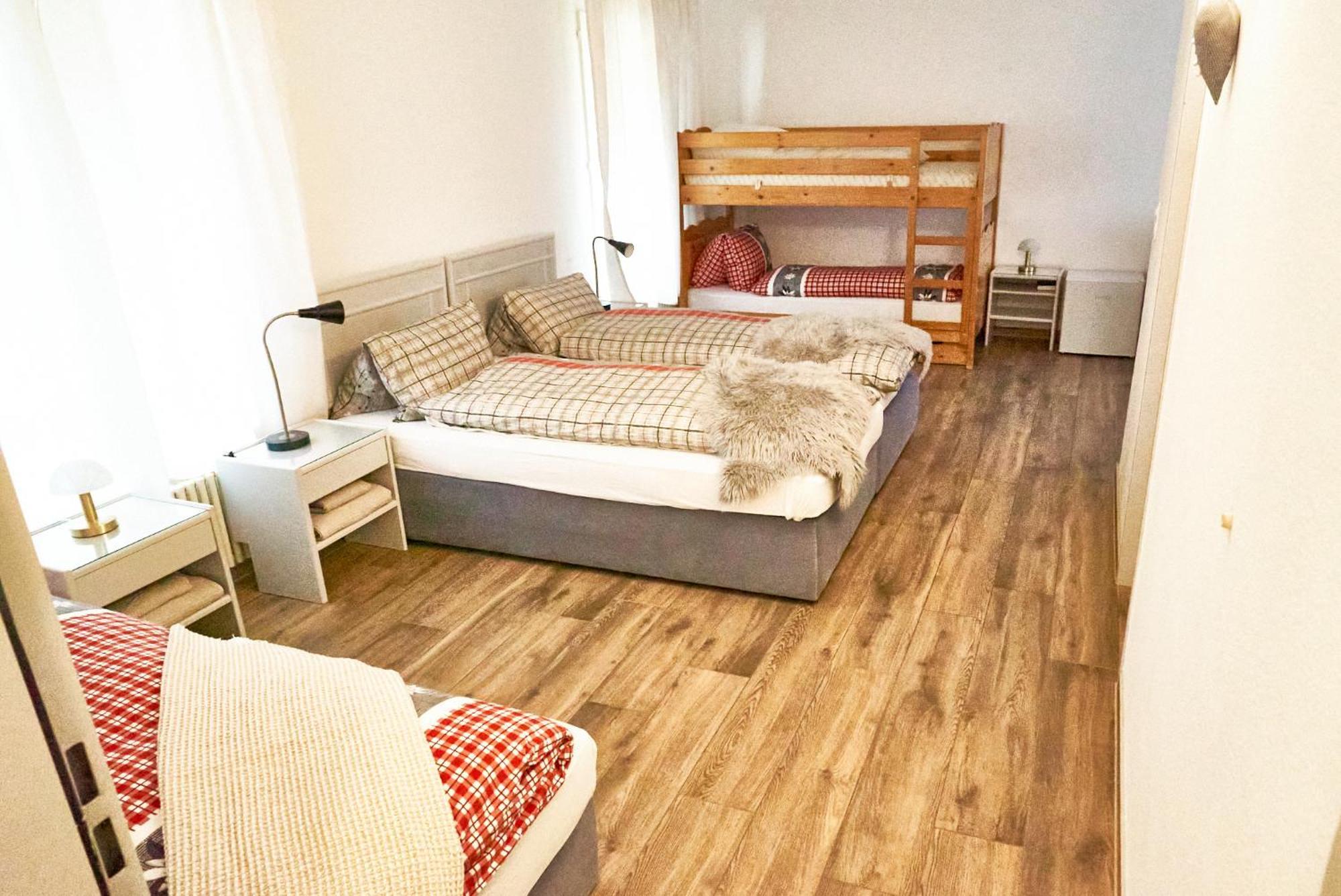 Family Room By Interlaken Parking Darligen ภายนอก รูปภาพ