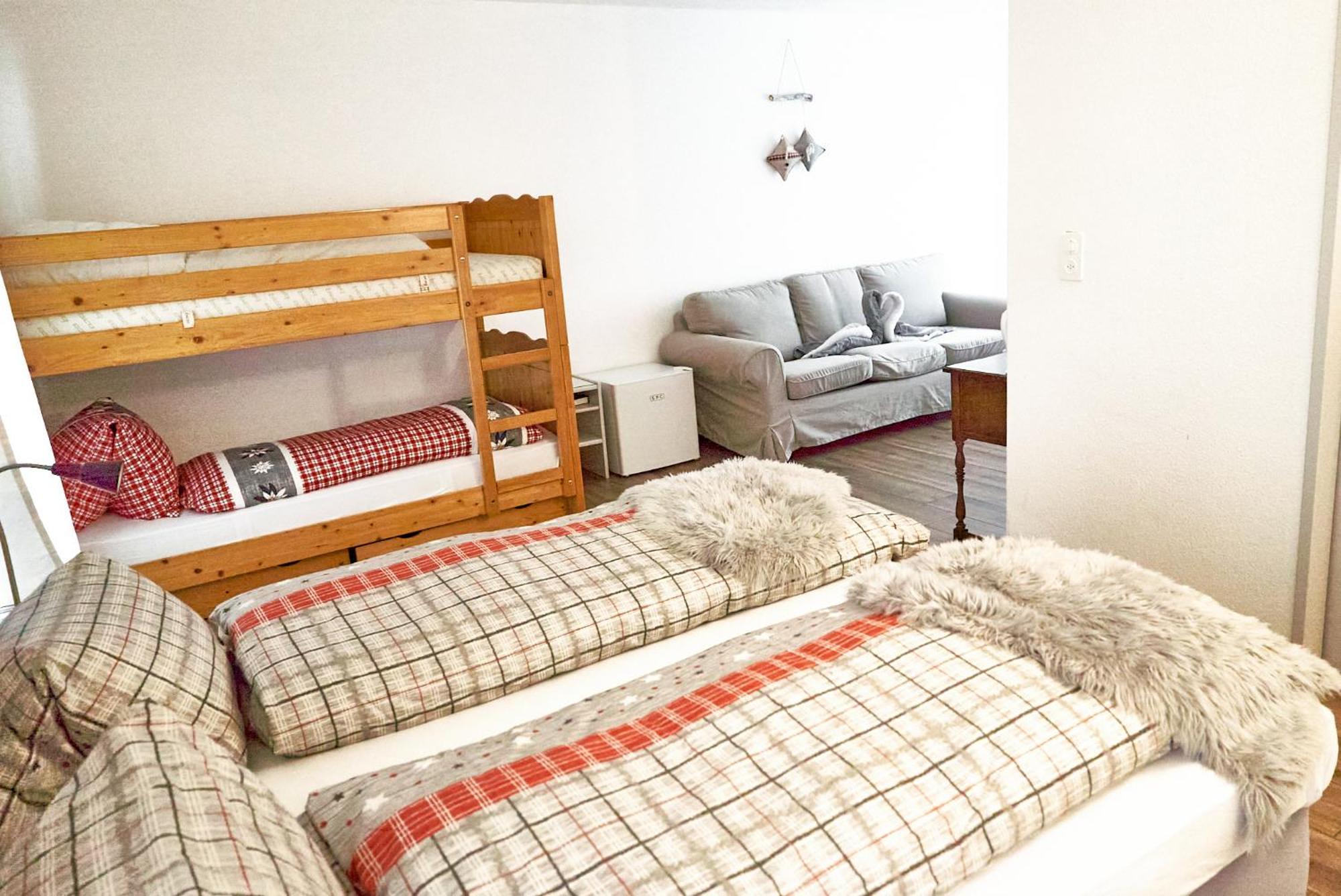 Family Room By Interlaken Parking Darligen ภายนอก รูปภาพ